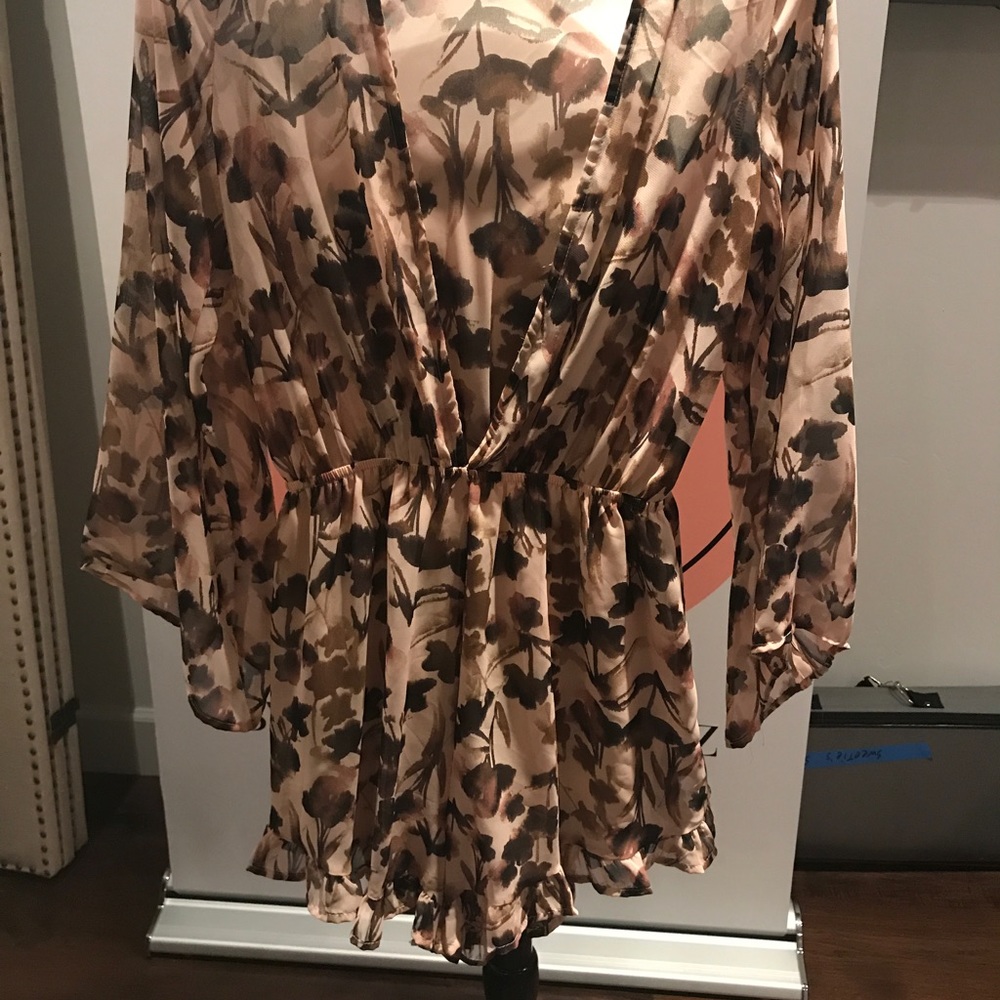 Cute deep V romper bell sleeve S floral